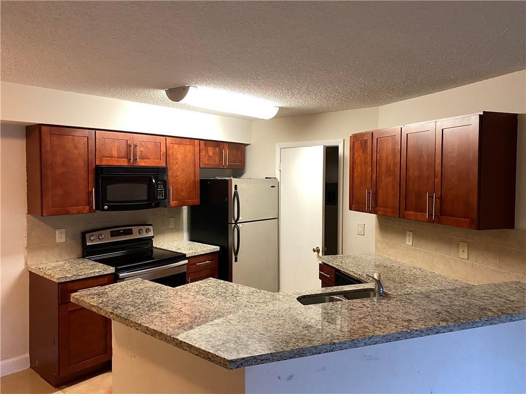 SUMMERBREEZE CONDO - Residential Lease