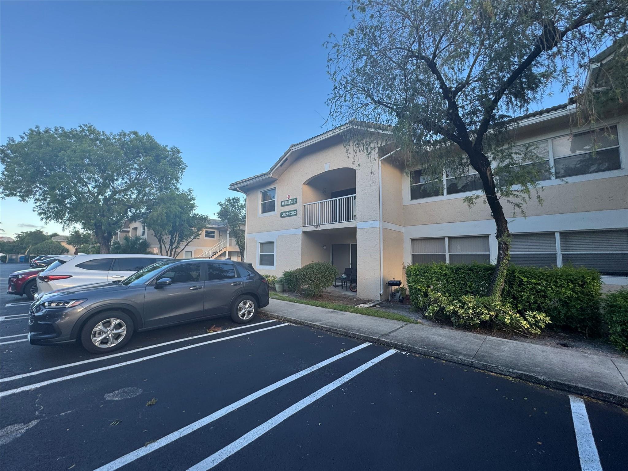 Royal Garden Condo - Residential Lease