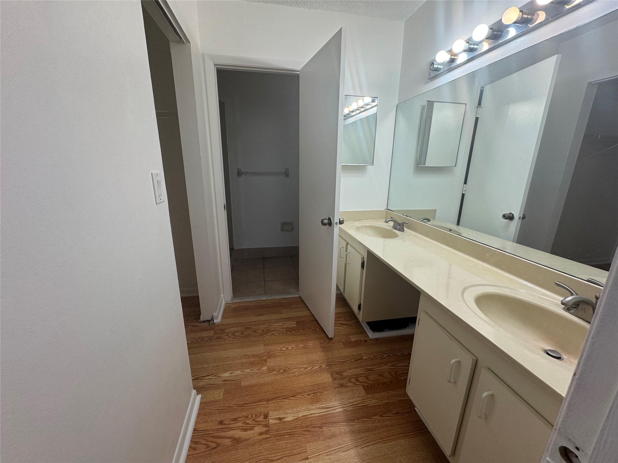 Royal Garden Condo - Residential Lease