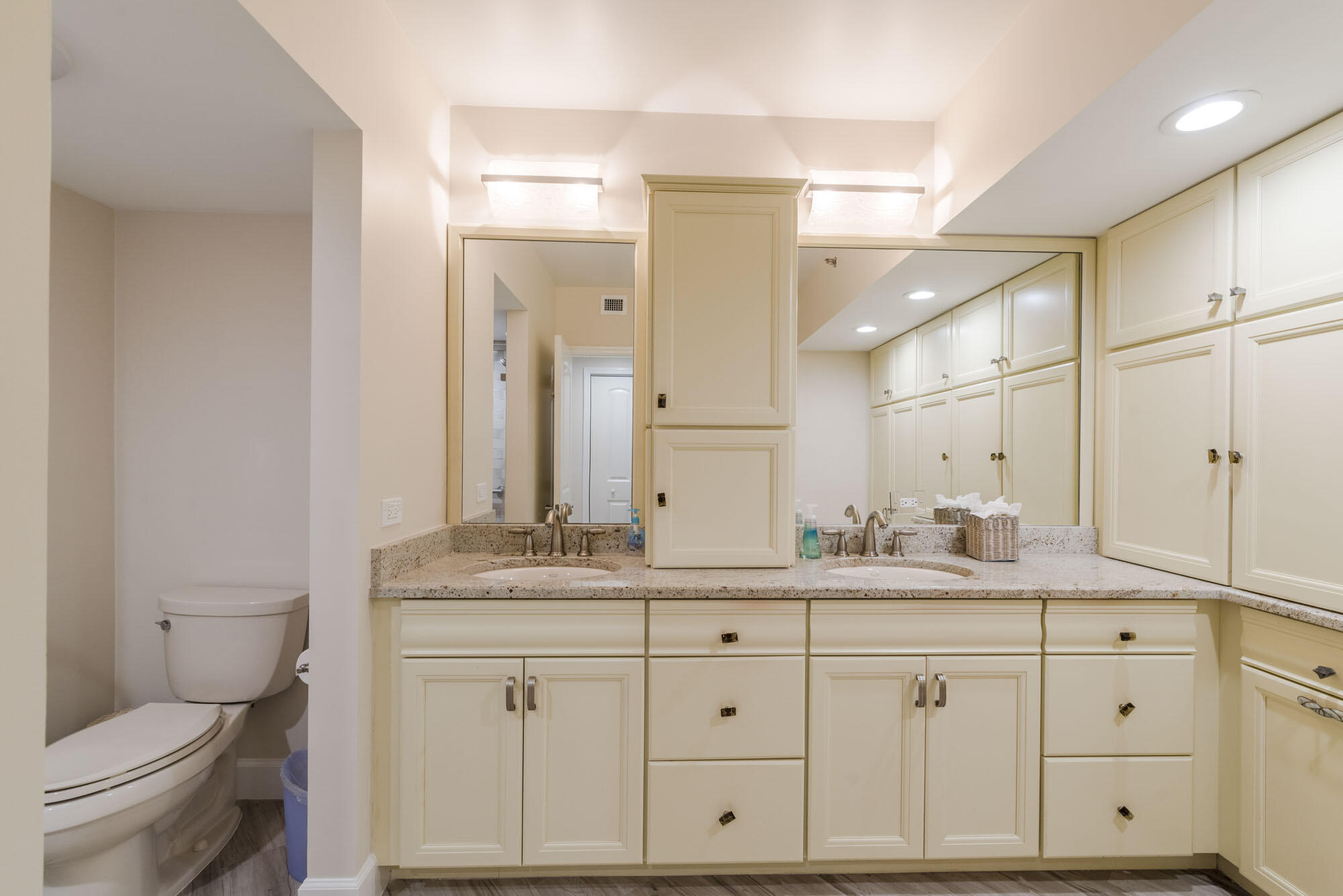 Jonathans Landing - Residential