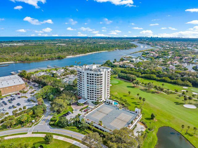 Jonathans Landing - Residential