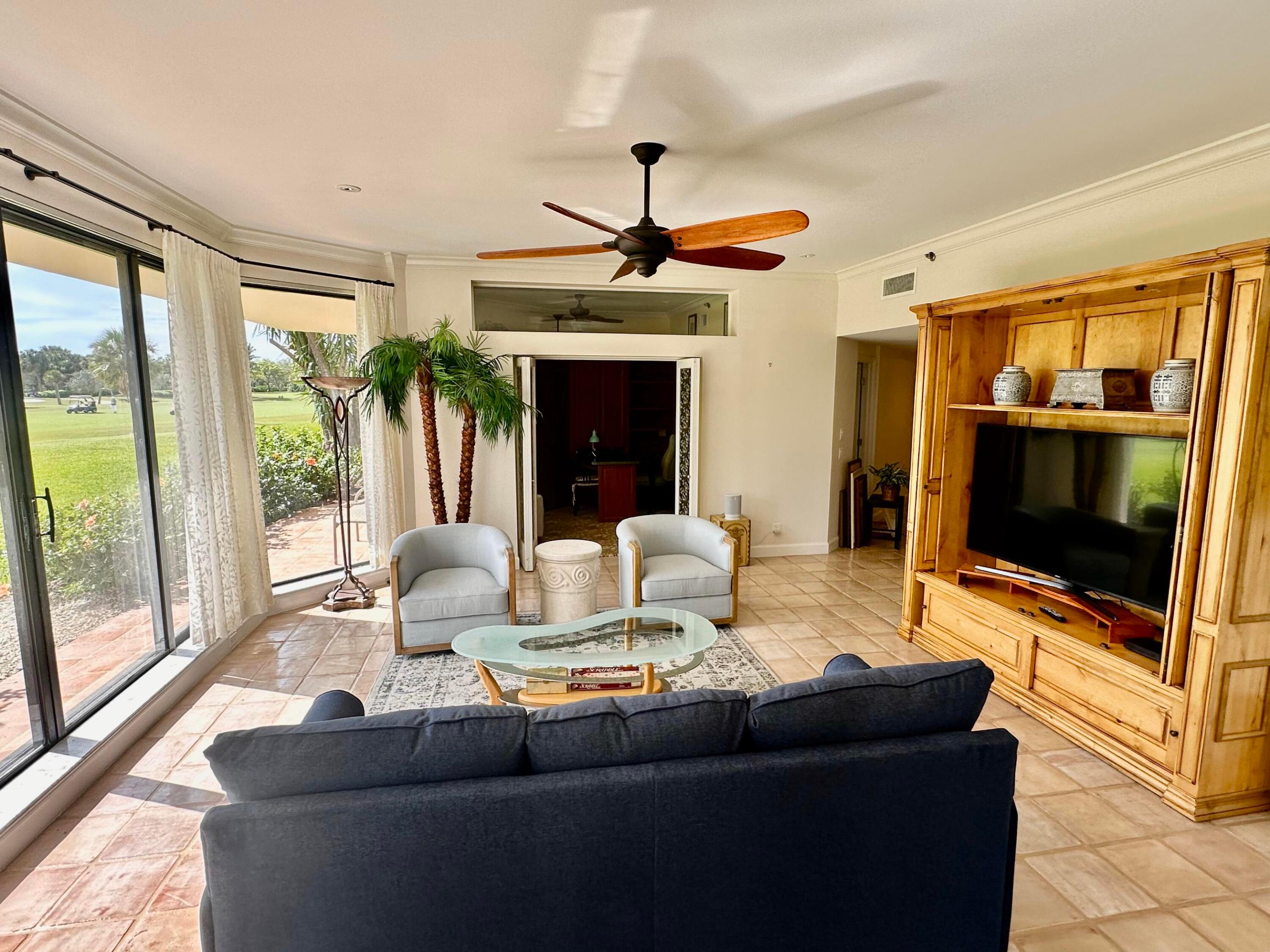 Jonathans Landing - Residential