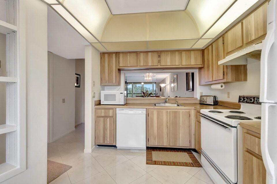 HUNTINGTON LAKES - Residential