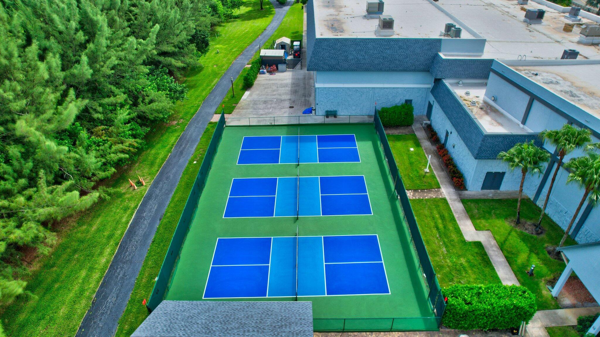 HUNTINGTON LAKES - Residential