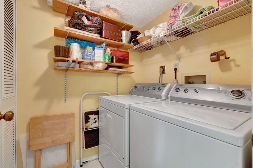 HUNTINGTON LAKES - Residential