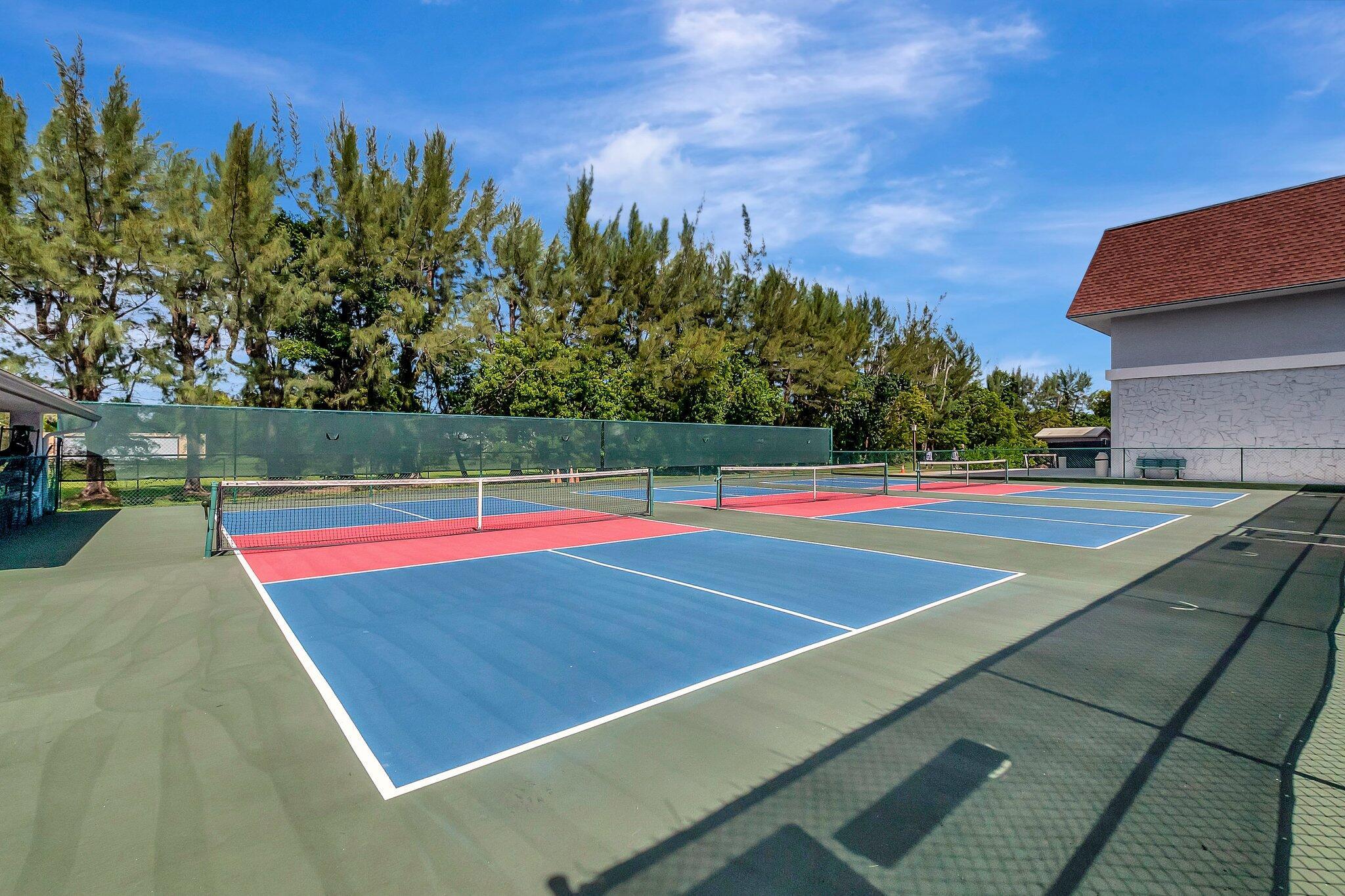 HUNTINGTON LAKES - Residential