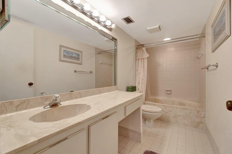 HUNTINGTON LAKES - Residential