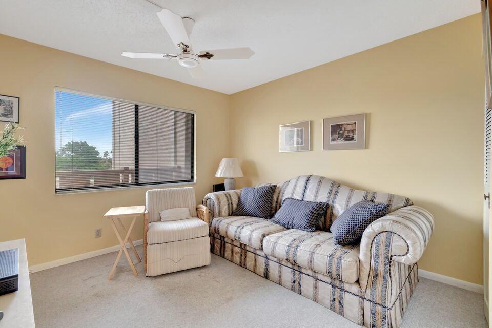 HUNTINGTON LAKES - Residential
