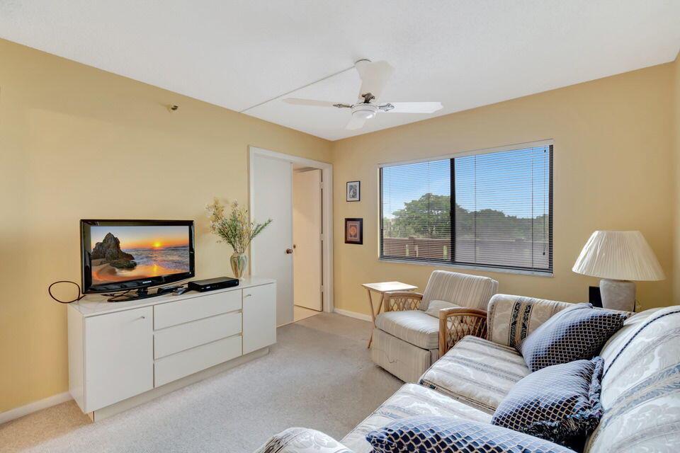 HUNTINGTON LAKES - Residential