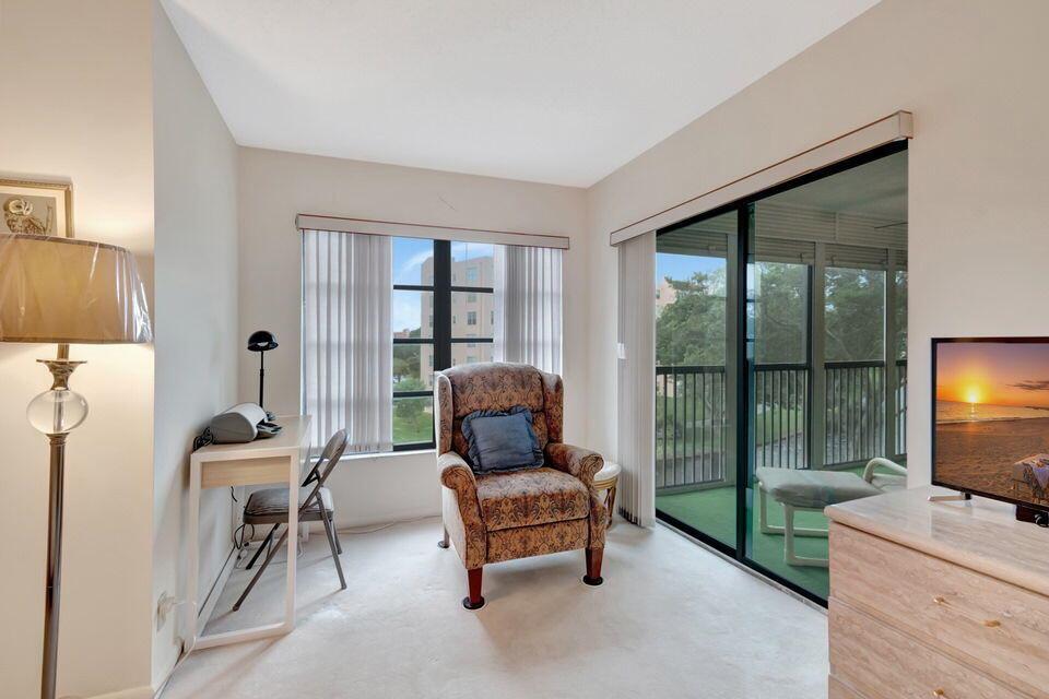 HUNTINGTON LAKES - Residential