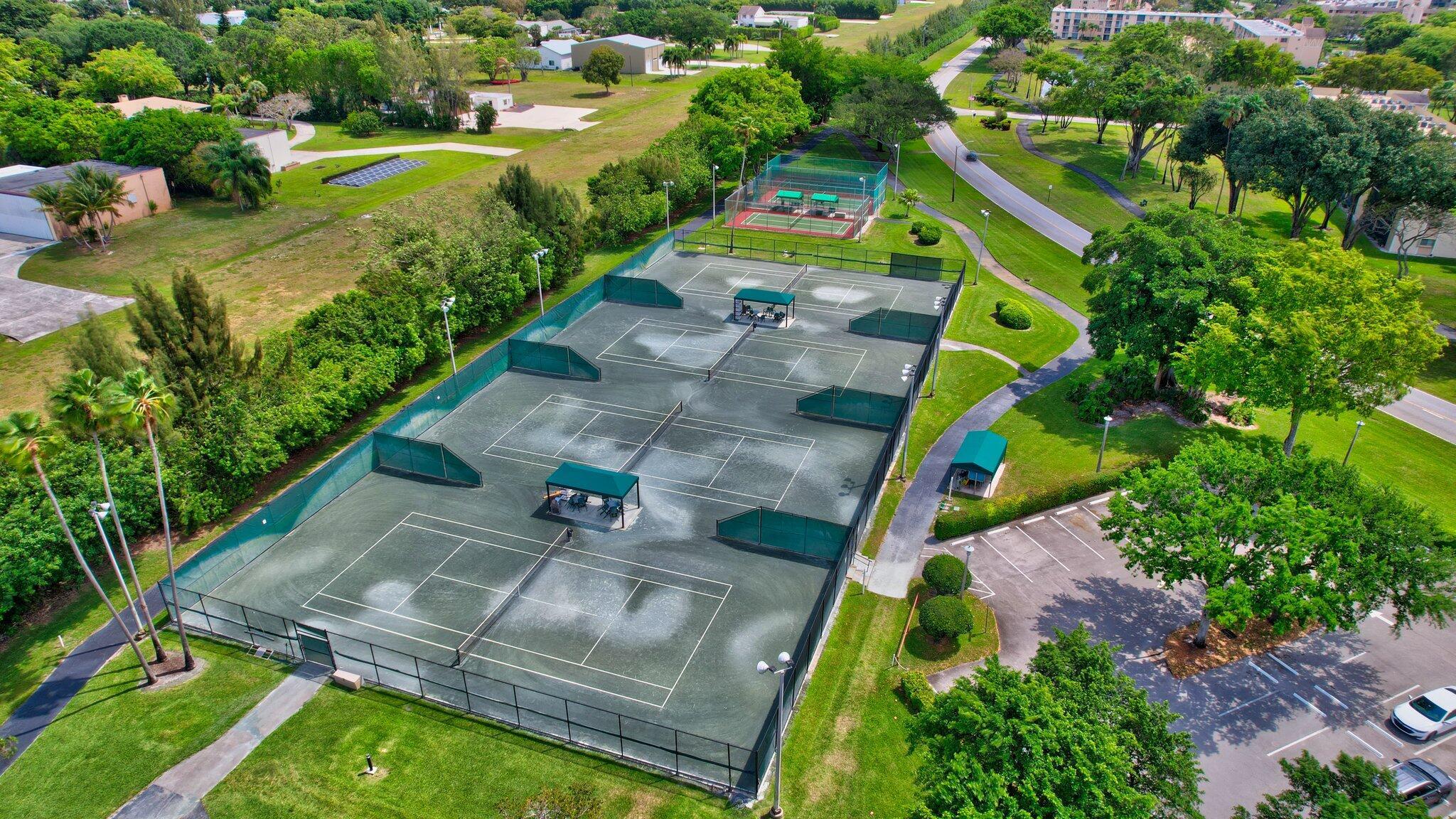 HUNTINGTON LAKES - Residential