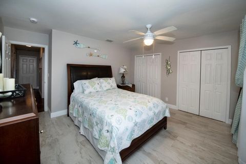 Single Family Residence in Boynton Beach FL 10635 Greentrail 24.jpg
