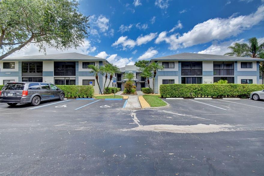 Great end unit! Conveniently located to Litton Rd gate! Easy access! Master bathroom is updated. All new screens except for laundry room. New blinds in both bedrooms and kitchen. New ceiling fans. All appliances are all Maytag stainless in kitchen and Whirlpool washer and dryer. Must See!! Community has tons of amenities and activities! Great 55 plus community!