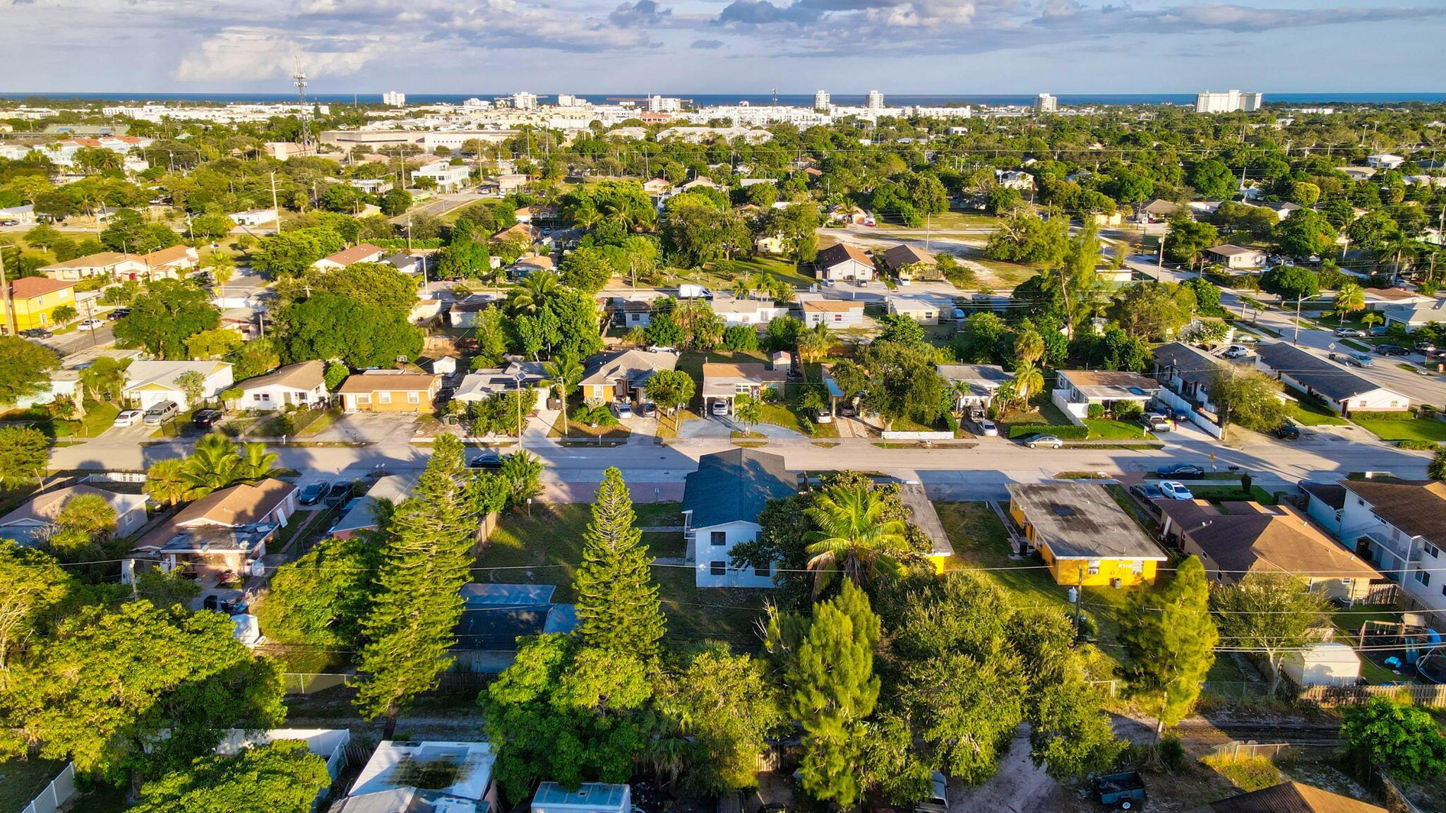 LINCOLN PARK - Residential