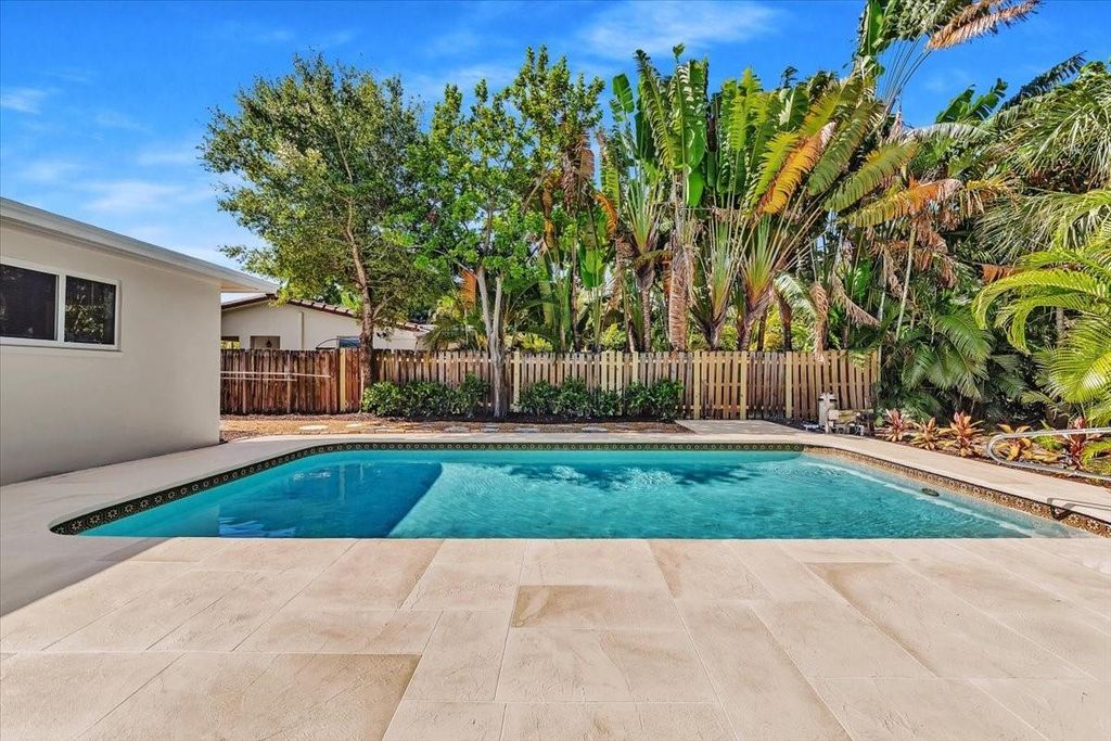 Photo of 4687 NE 18th Avenue, Oakland Park, FL 33334 (MLS # F10520573)