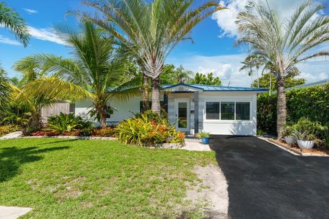 Single Family Residence in Fort Lauderdale FL 4611 3rd Ave Ave 3.jpg