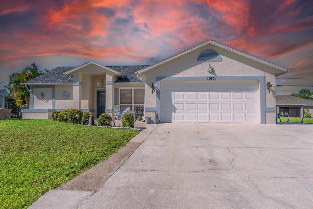 Photo of 1013 SW Barbarosa Avenue, Port St Lucie, FL 34953 (MLS # R10921560)