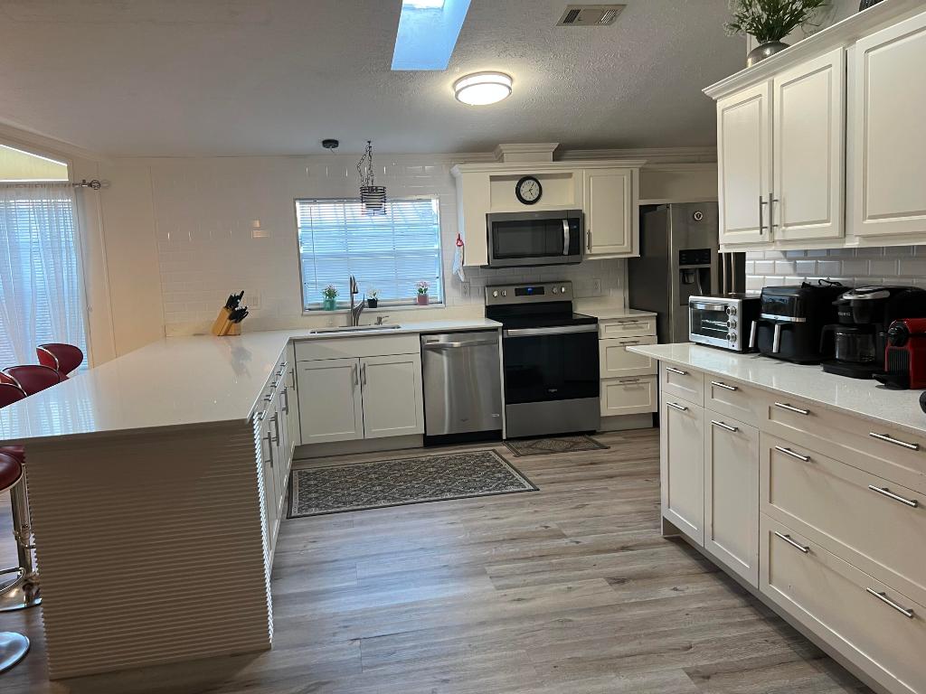 DEERFIELD LAKE - Residential