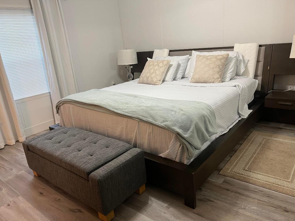 DEERFIELD LAKE - Residential