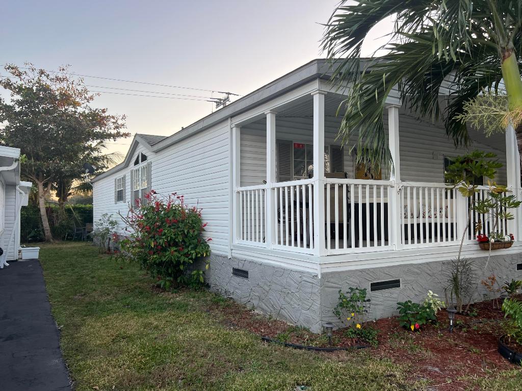 DEERFIELD LAKE - Residential