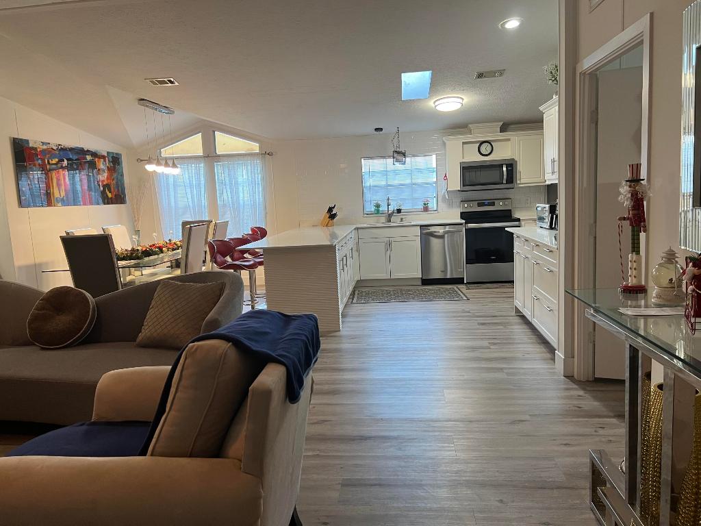 DEERFIELD LAKE - Residential