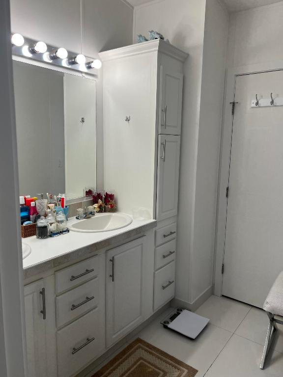 DEERFIELD LAKE - Residential