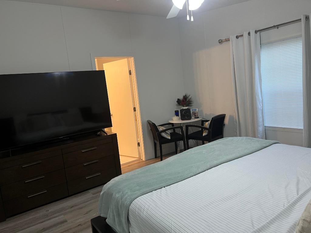 DEERFIELD LAKE - Residential