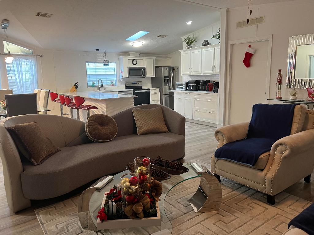 DEERFIELD LAKE - Residential