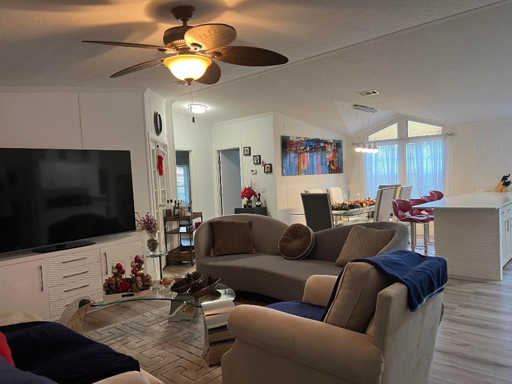 DEERFIELD LAKE - Residential