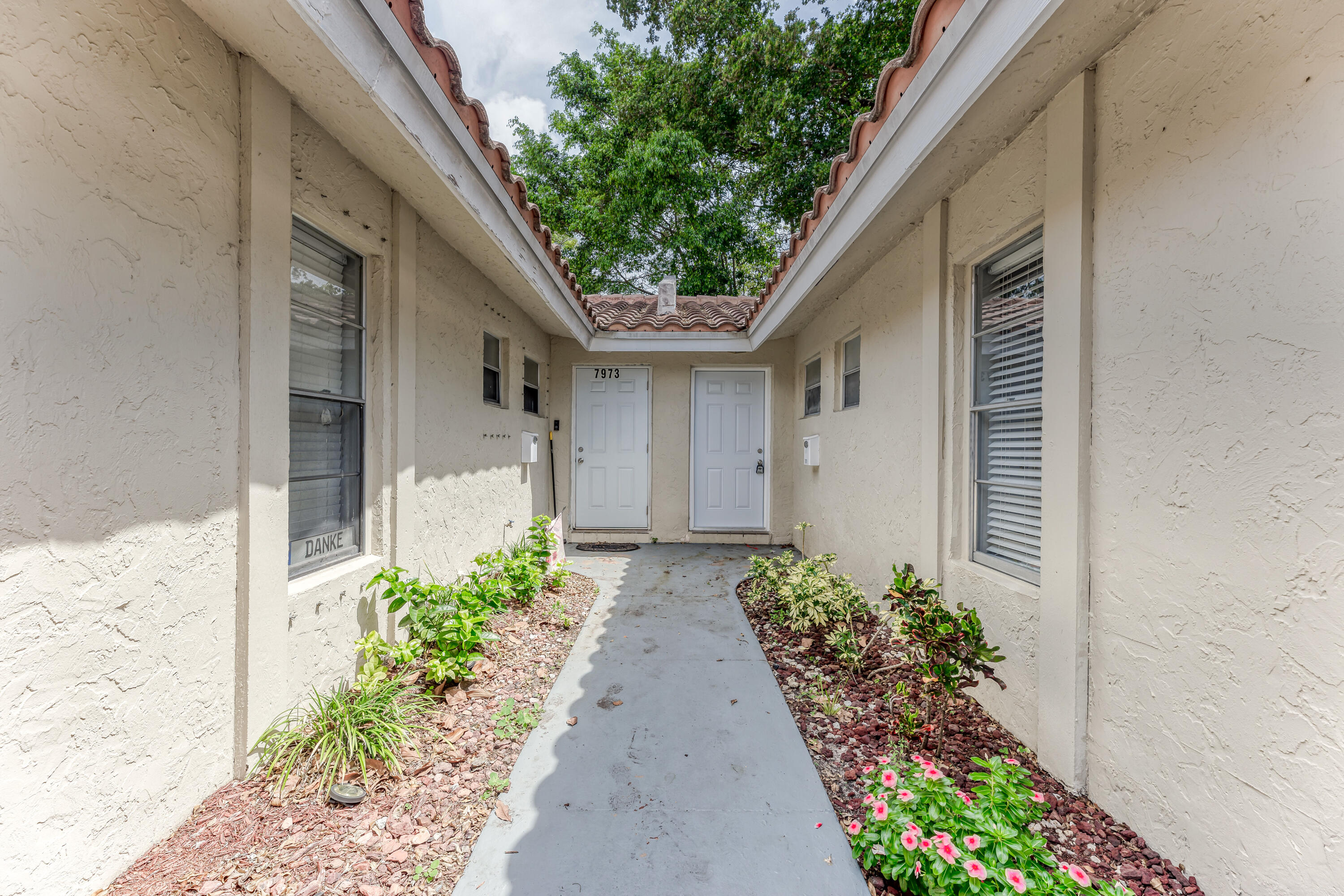 CORAL SPRINGS SUB NO 1 - Residential Lease