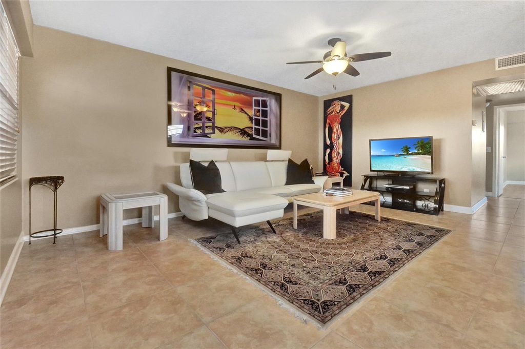 Photo of 33 Fanshaw A #33, Boca Raton, FL 33434 (MLS # F10533298)