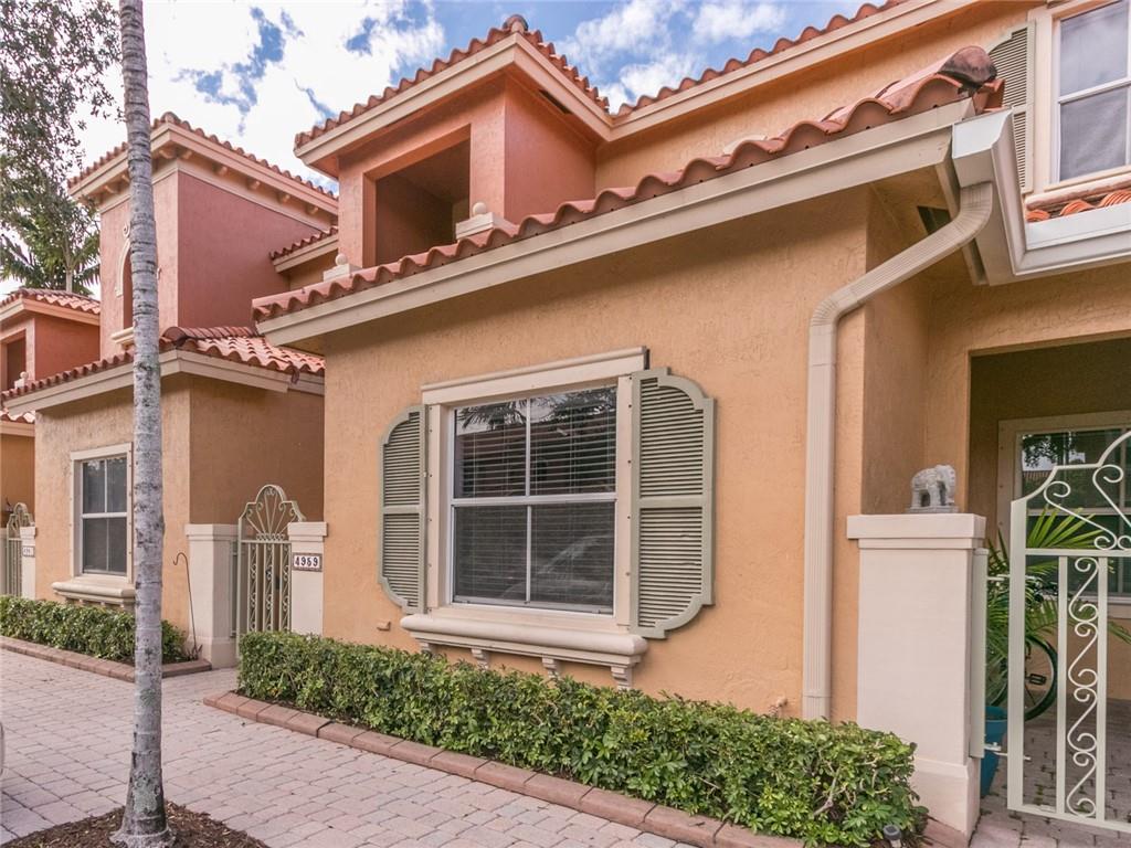 VILLAS AT HARBOR ISLES - Residential