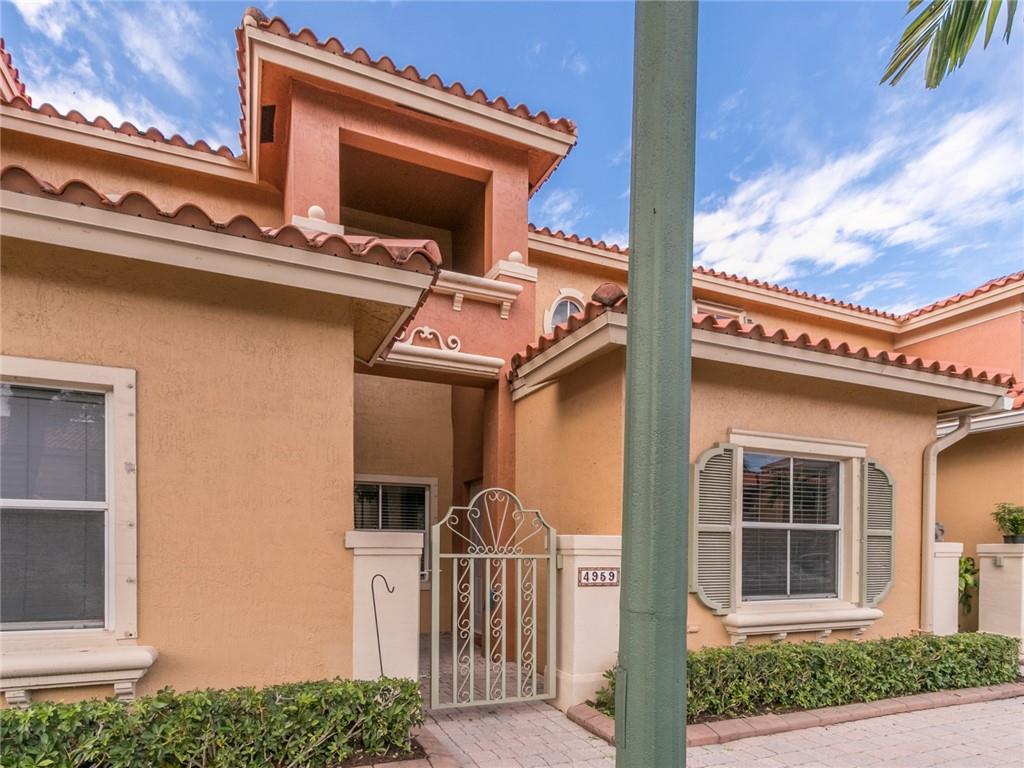 VILLAS AT HARBOR ISLES - Residential