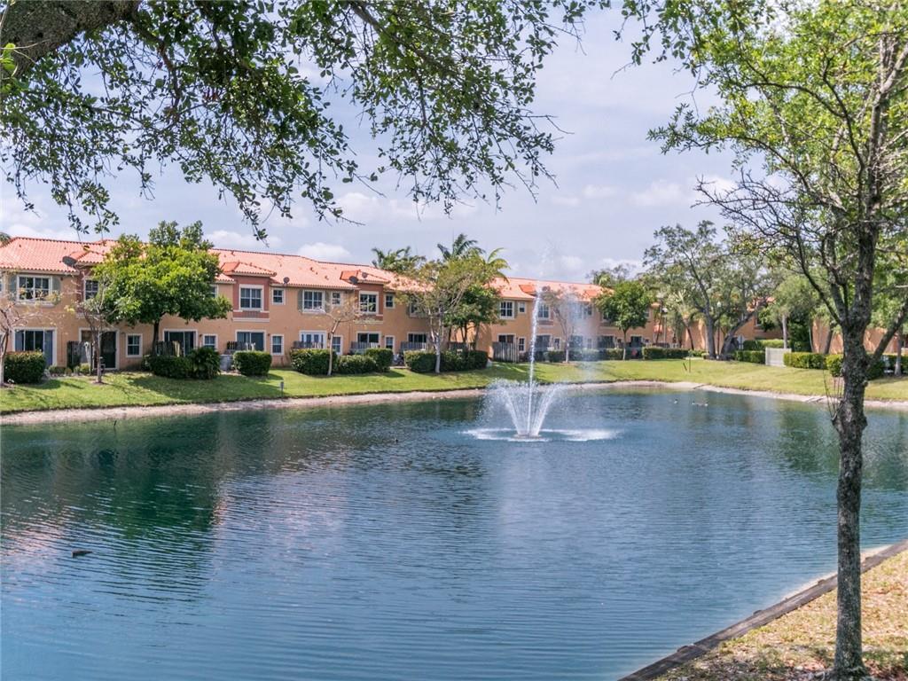 VILLAS AT HARBOR ISLES - Residential