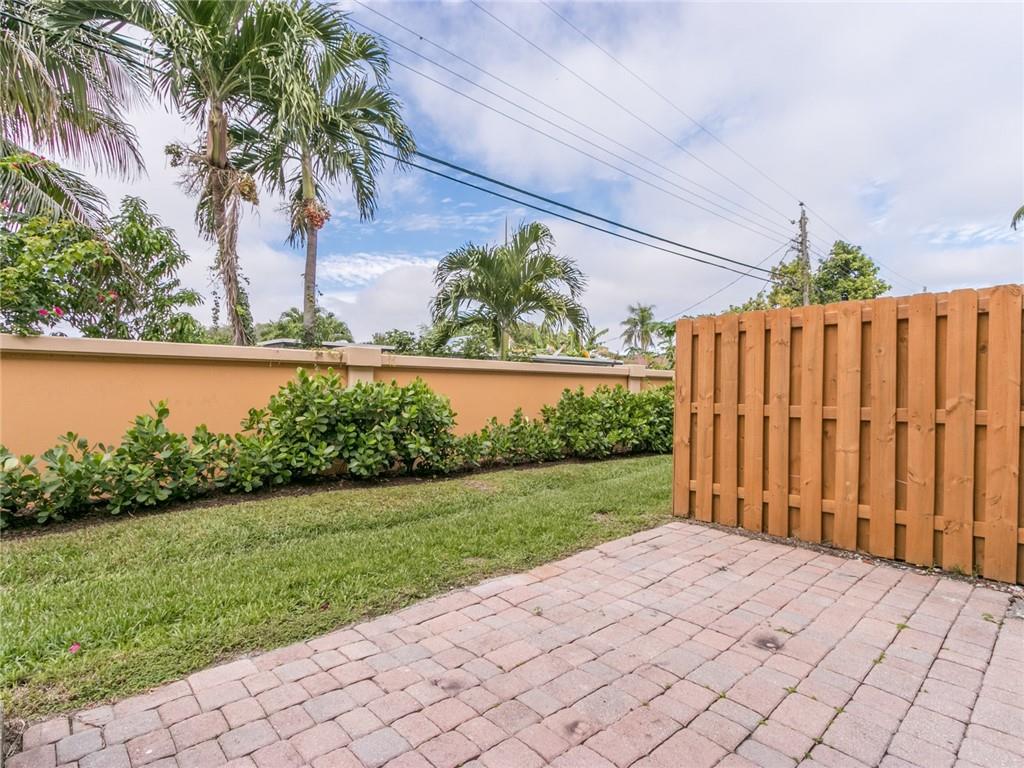 VILLAS AT HARBOR ISLES - Residential