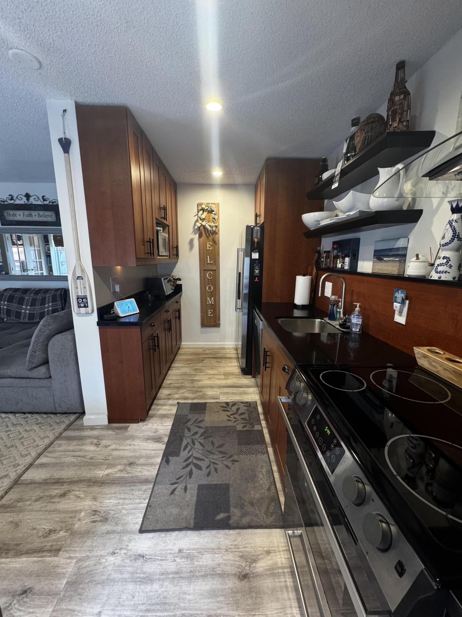 SEA LOFTERS COND DECL FILED 12-3-79 - Residential Lease