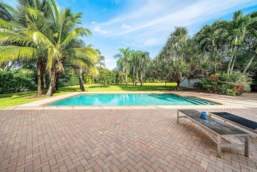 Photo of 8260 Native Dancer Road E, Palm Beach Gardens, FL 33418 (MLS # R11137544)