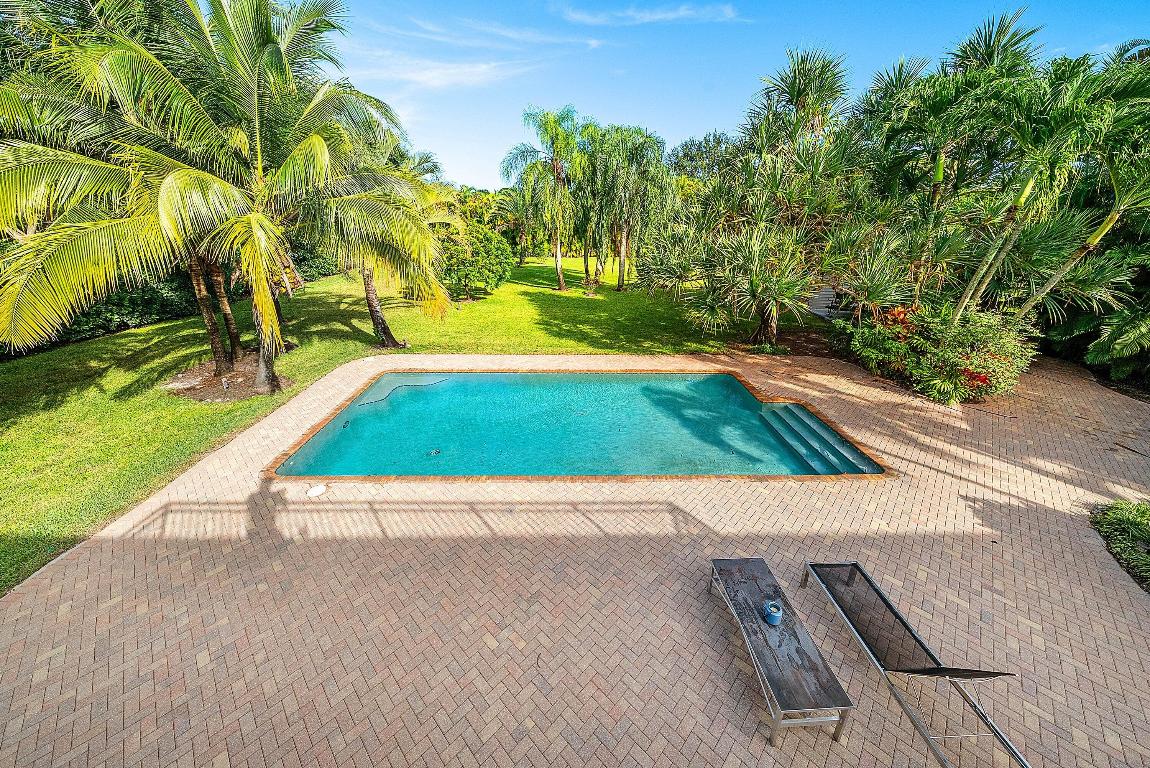 8260 Native Dancer Road E