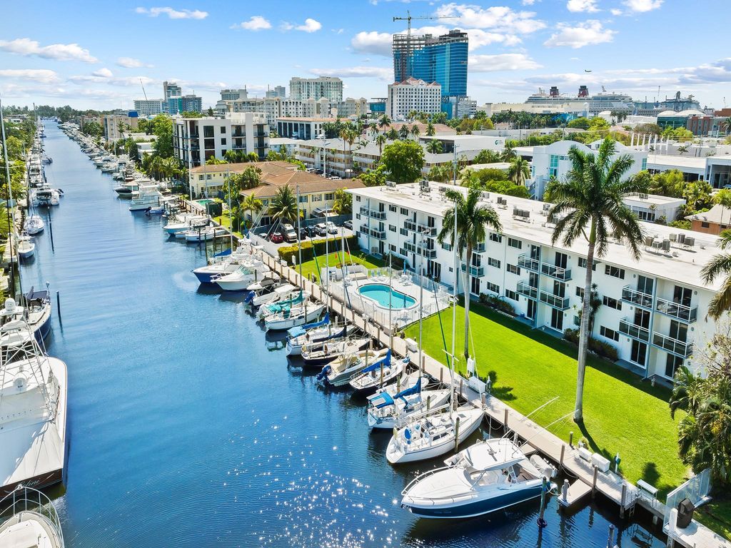 Photo of 1475 SE 15th St #311, Fort Lauderdale, FL 33316 (MLS # F10533598)