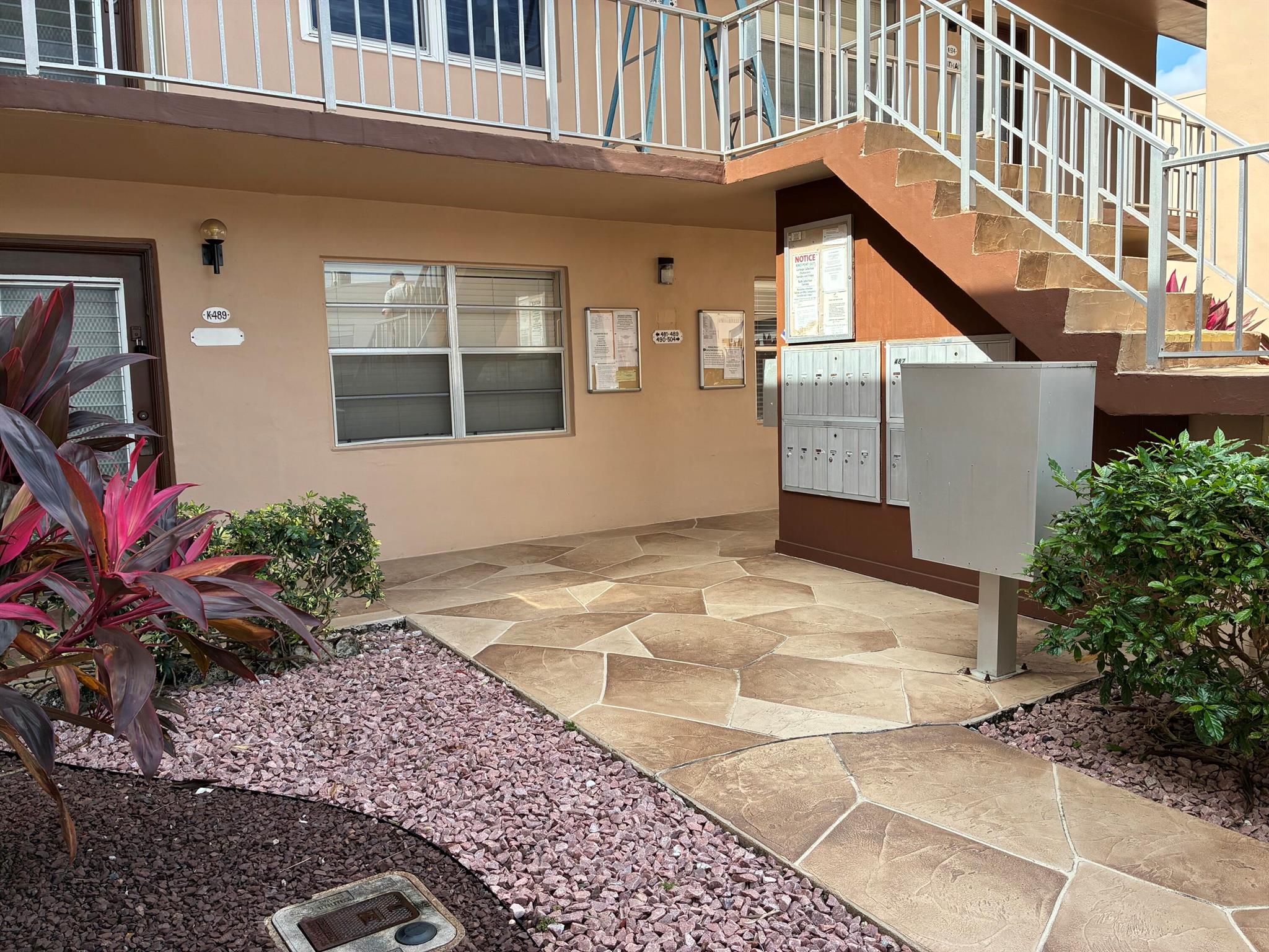 KINGS POINT BURGUNDY COND - Residential Lease