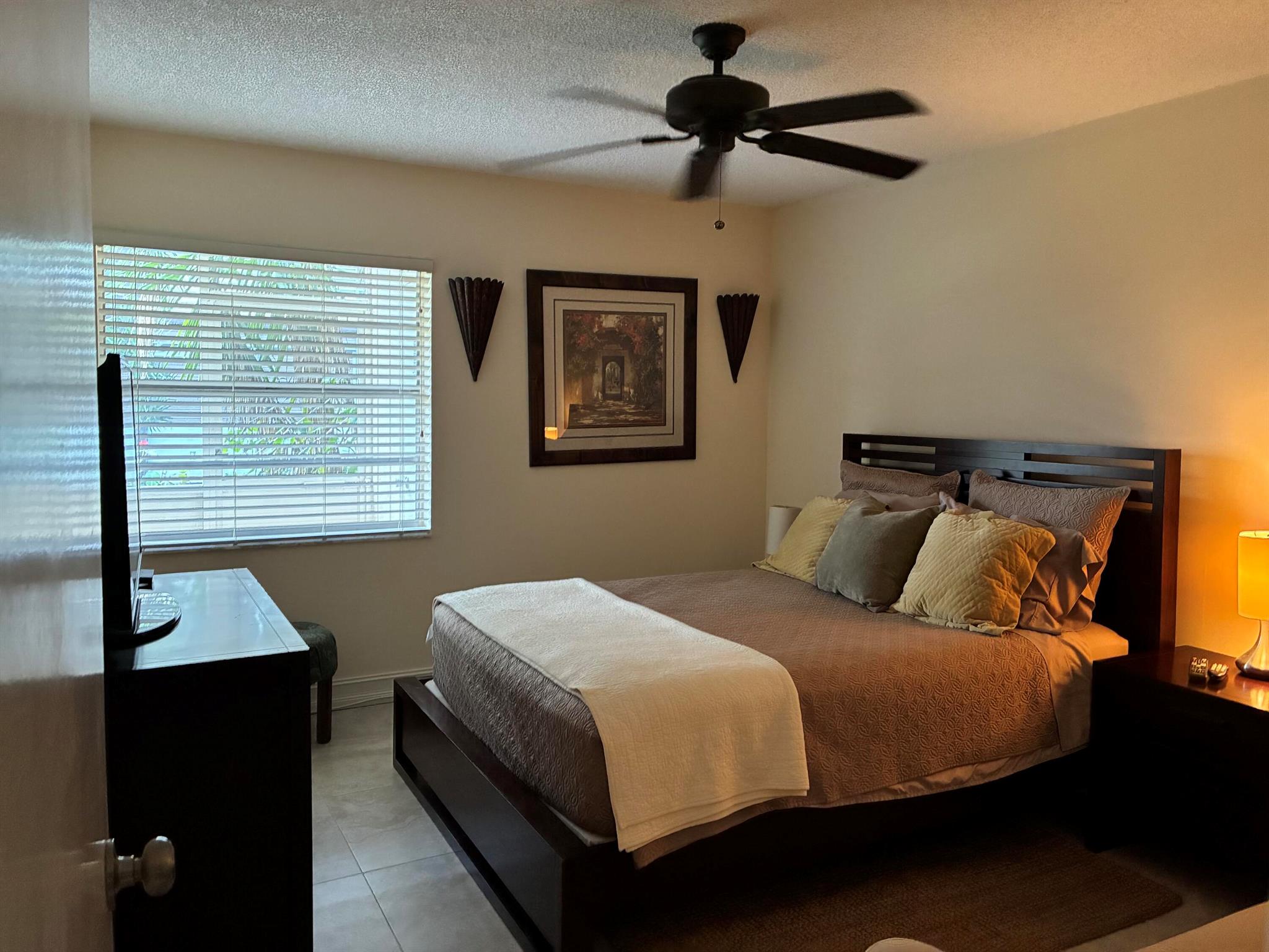 KINGS POINT BURGUNDY COND - Residential Lease