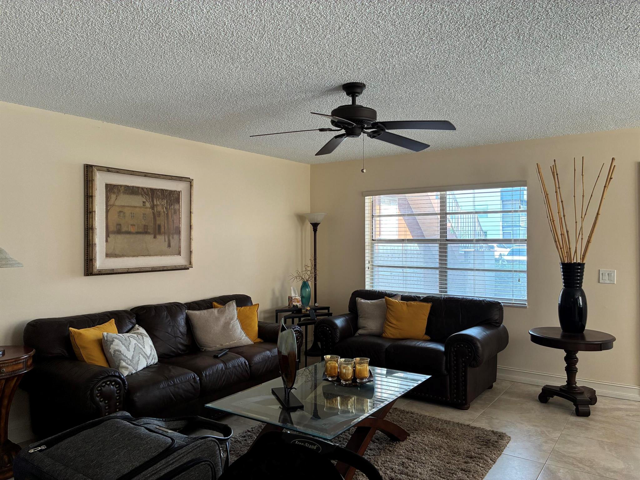 KINGS POINT BURGUNDY COND - Residential Lease