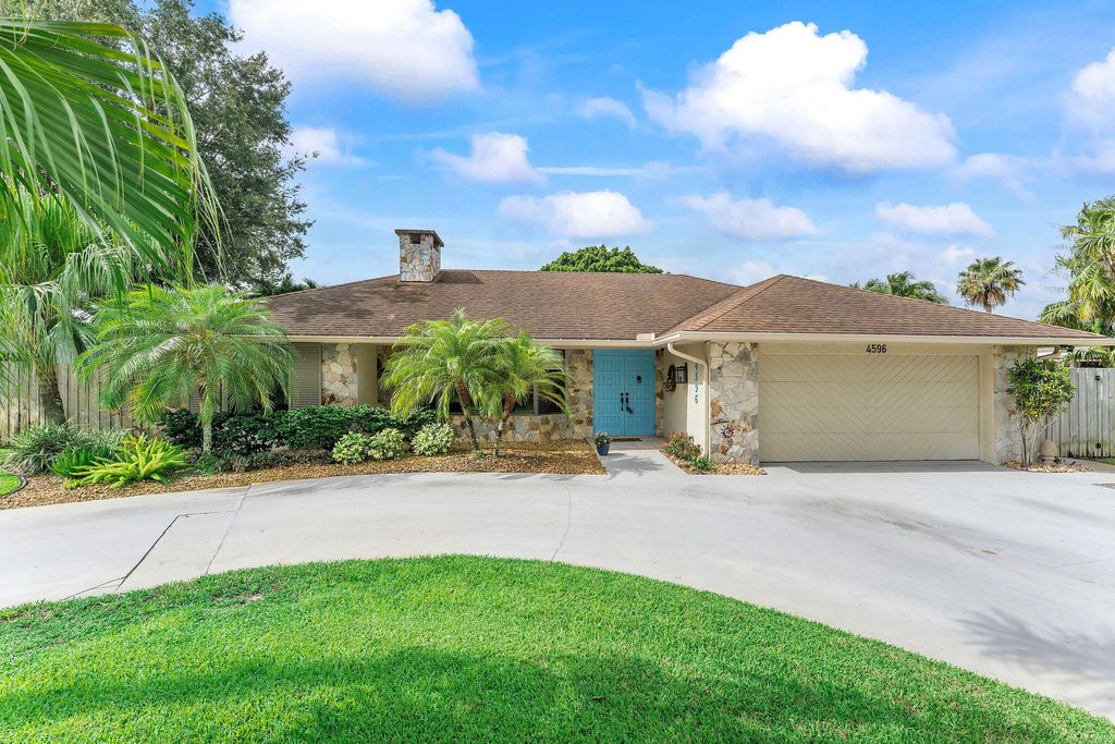 Photo of 4596 Palo Verde Drive, Boynton Beach, FL 33436 (MLS # R11097960)
