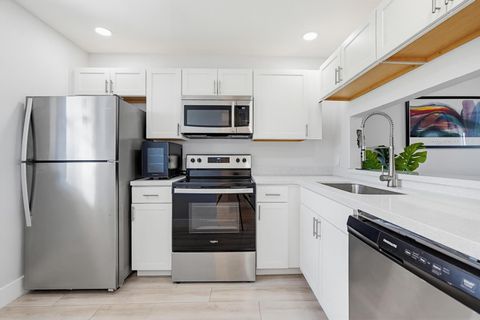 Tiny photo for 7245 Golf Colony Court #204, Lake Worth, FL 33467 (MLS # B26022319)