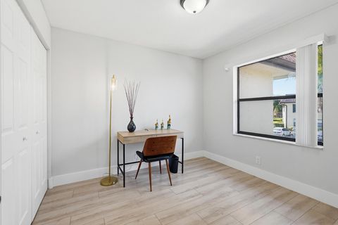 Tiny photo for 7245 Golf Colony Court #204, Lake Worth, FL 33467 (MLS # B26022319)