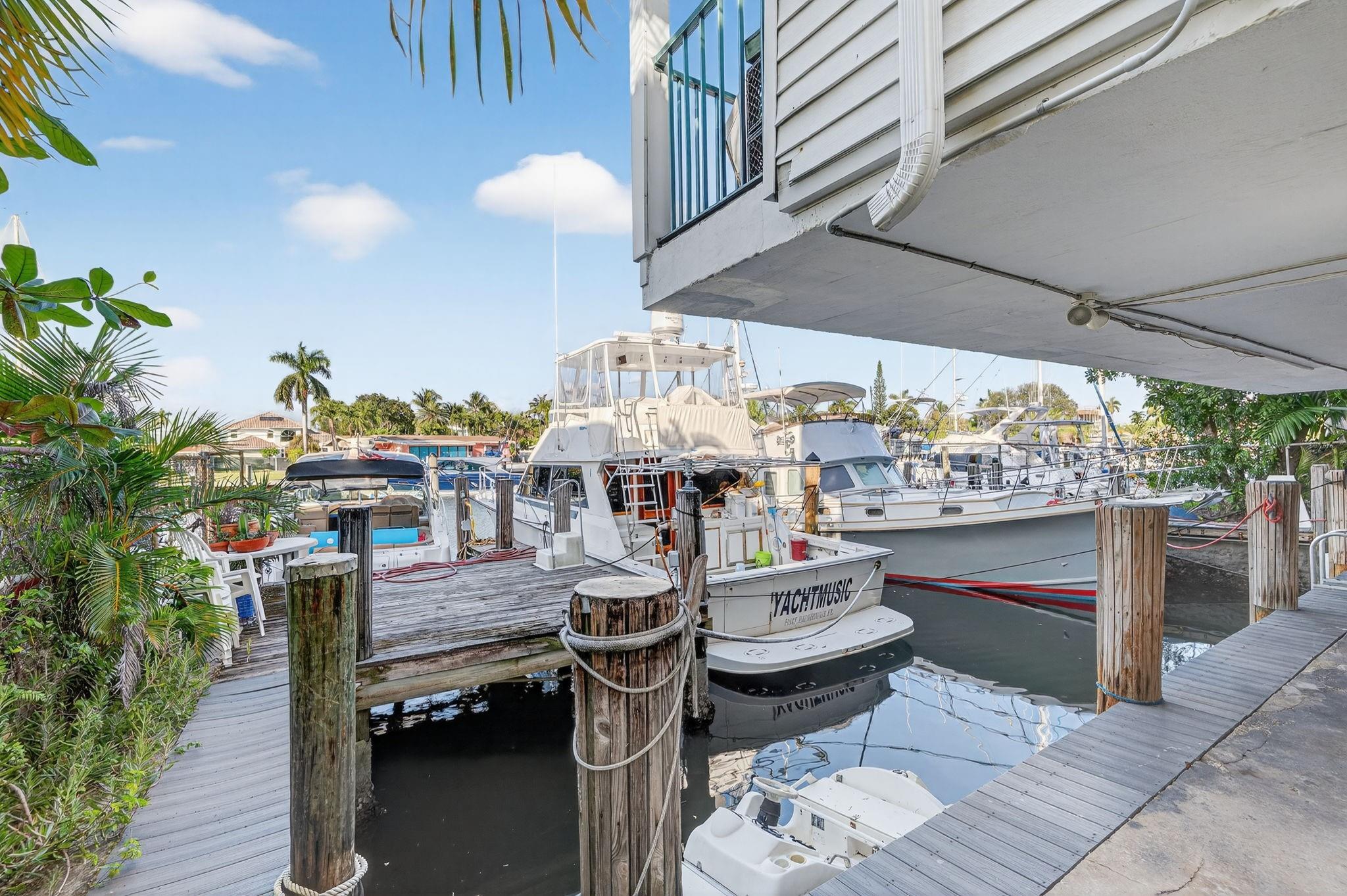 Quarterdeck Condominium - Residential