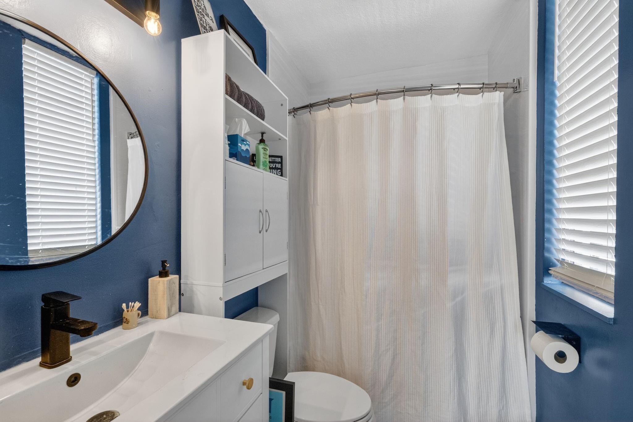 Quarterdeck Condominium - Residential