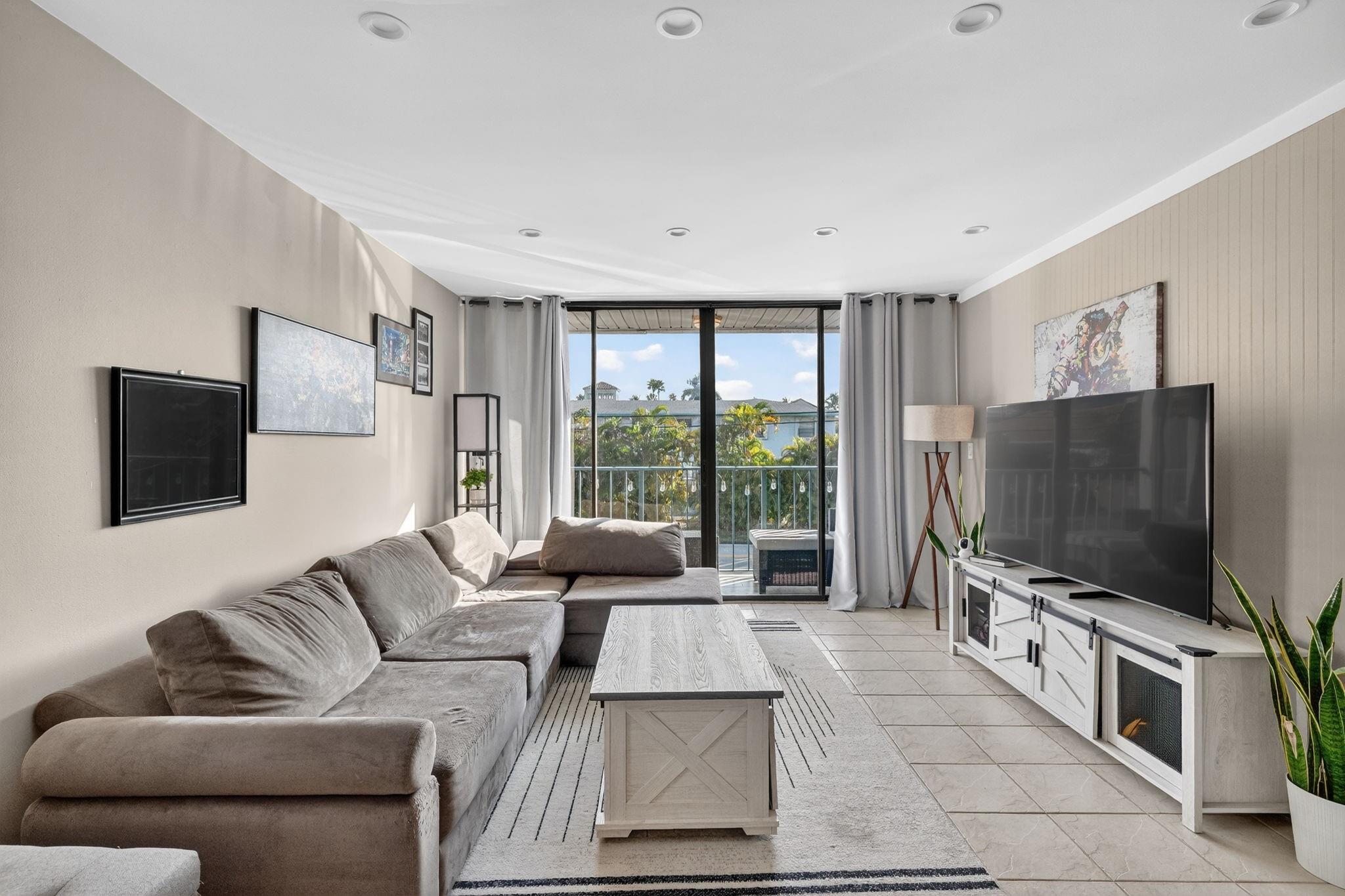 Quarterdeck Condominium - Residential