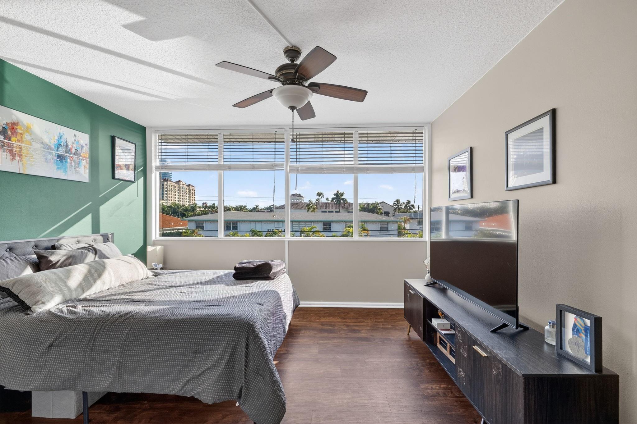 Quarterdeck Condominium - Residential