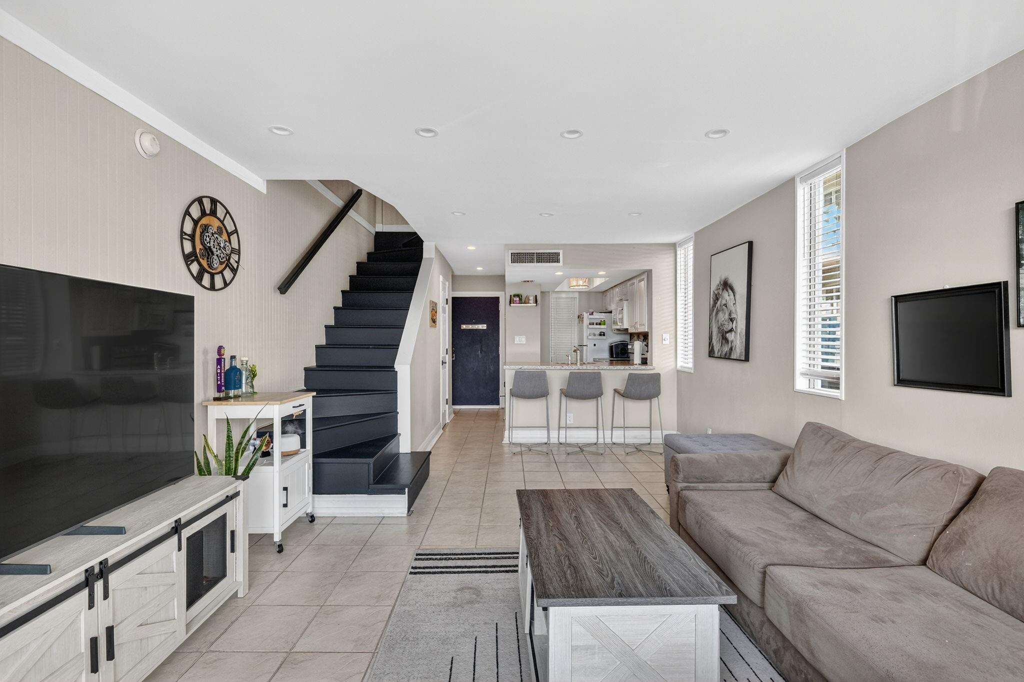 Quarterdeck Condominium - Residential